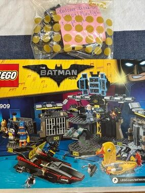 LEGO BATMAN "Batcave Break-In" 79090 INCL: All minifigs, pieces & manual~NO BOX